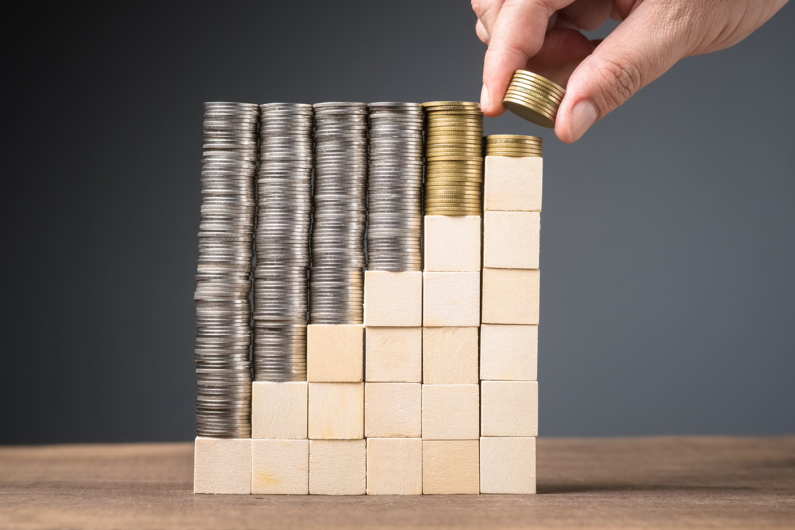 Ayudas y subvenciones clave para emprendedores y autónomos — Guía 2025