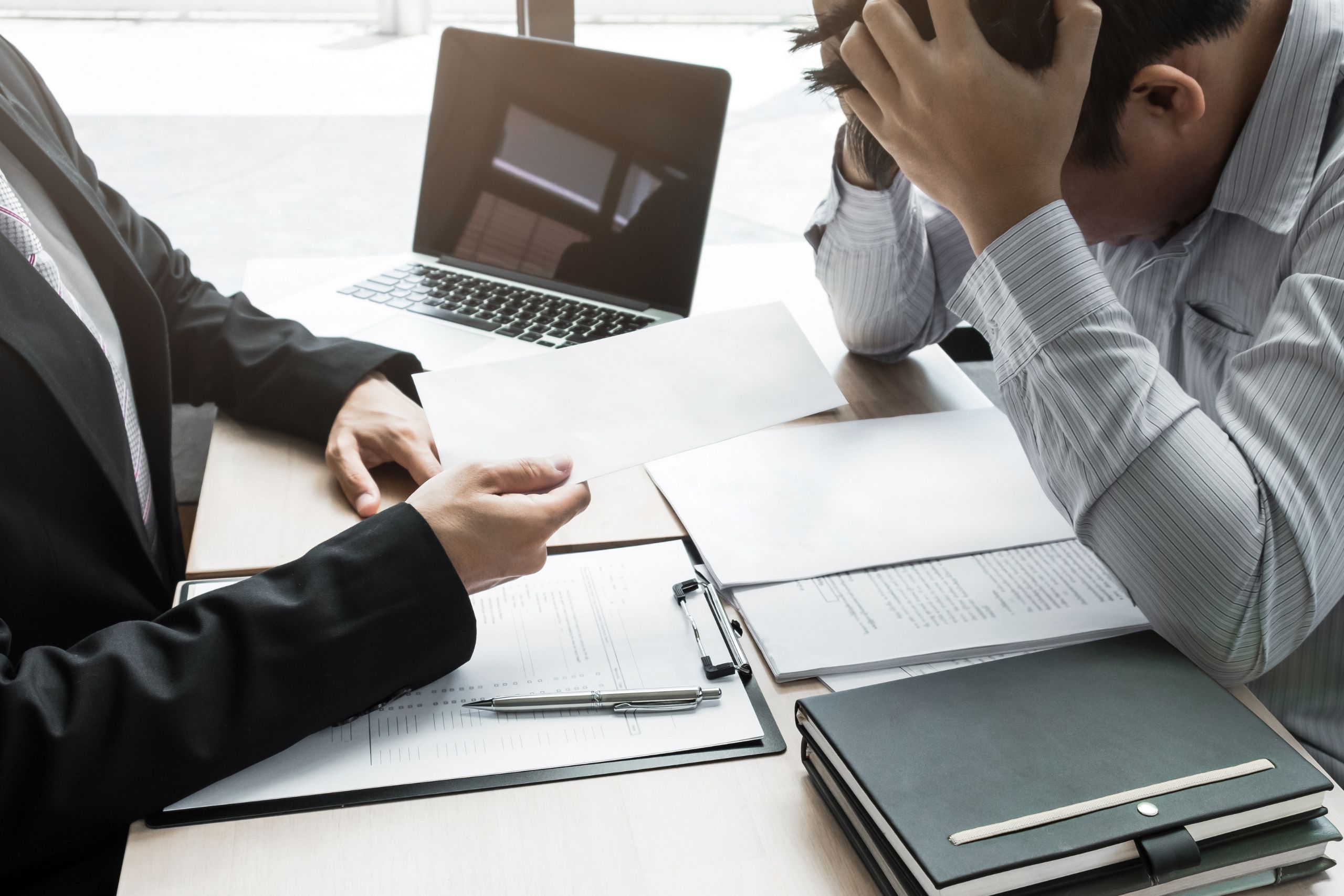 Preaviso en el despido y baja voluntaria 2025: Guía completa para empresas y trabajadores